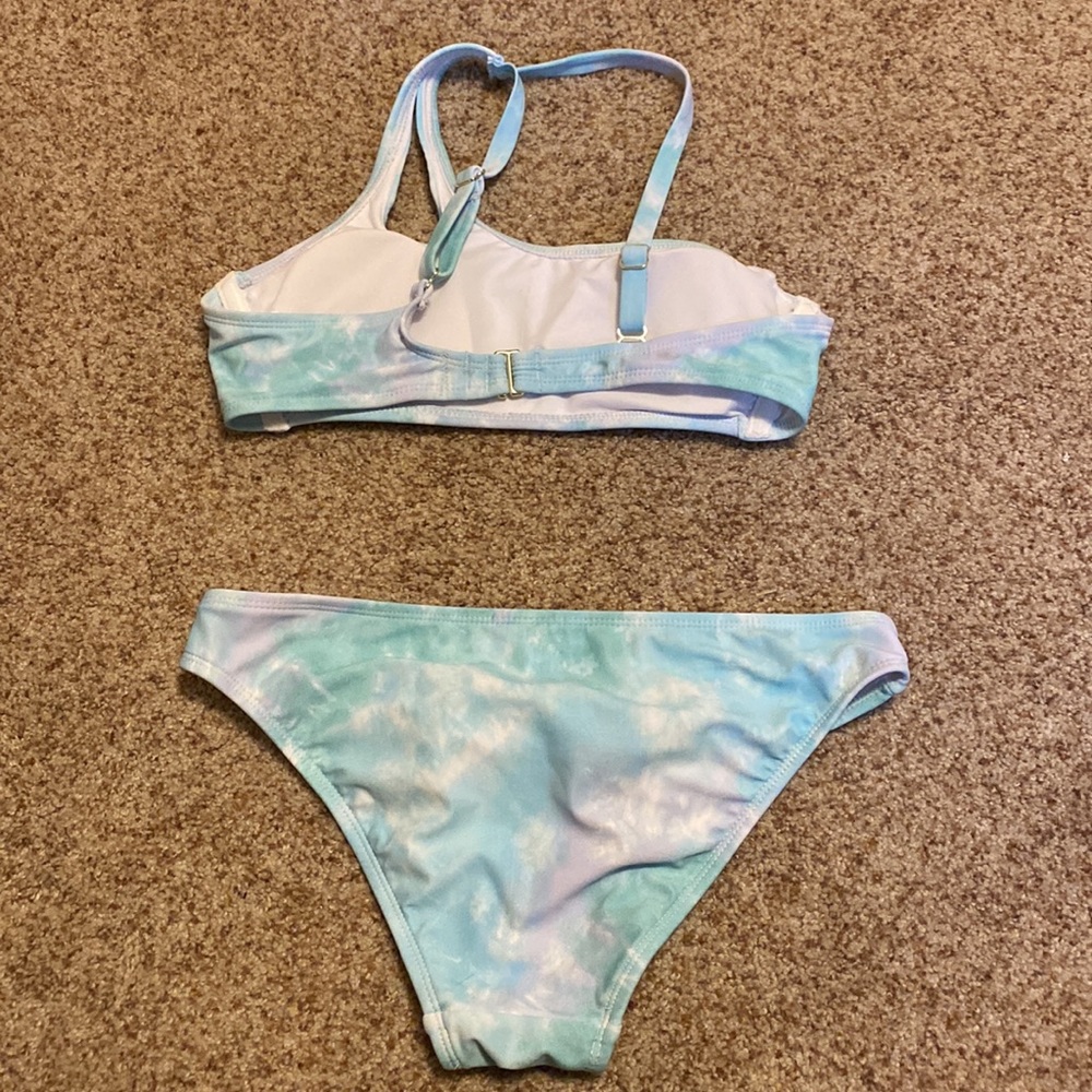 Bikini - Picture 2 of 2